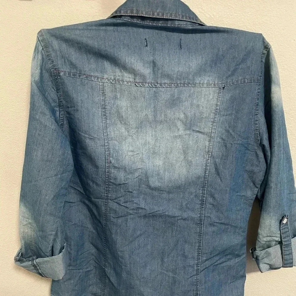 Cavalini denim collection embroidered roses button‎ down shirt size Small - Picture 3 of 5